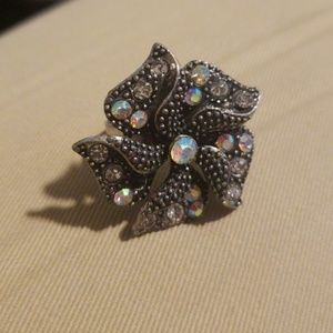 Flower fashion ring